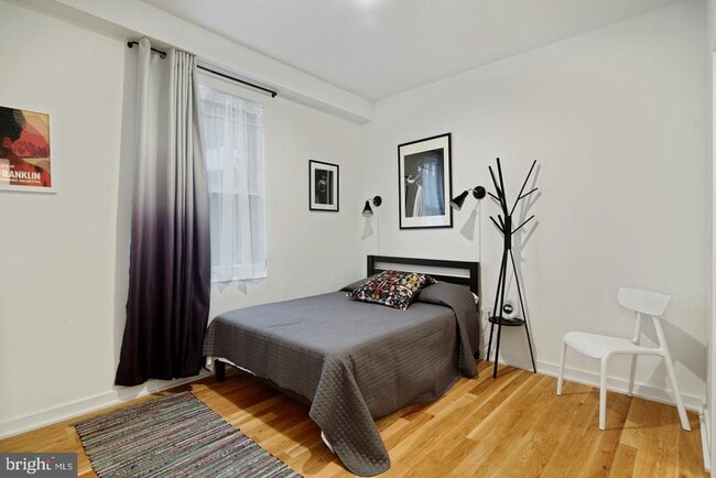 Photo - 1918 E Cumberland St Unit F