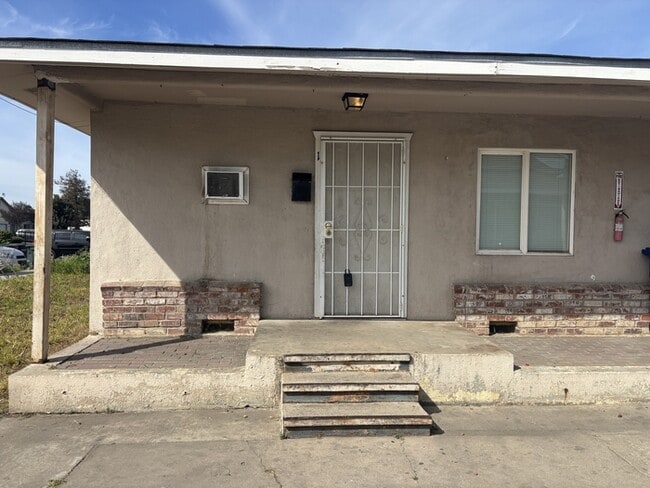 Photo - 1949 Darrah St