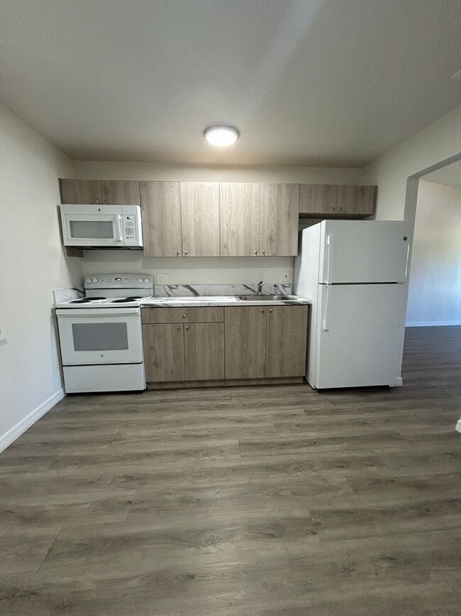 Photo - 2 bed 1 Bath Condo Unidad 3758 Lora Street,  4