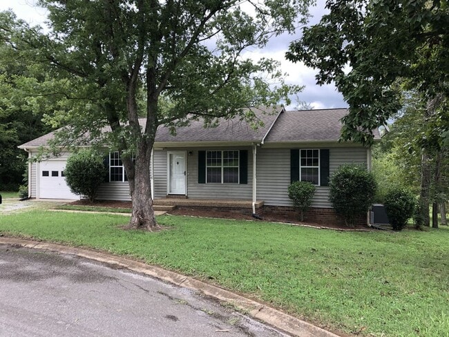 Photo - Charming 3BR Home with Spacious Yard in the Heart of Mount Juliet
