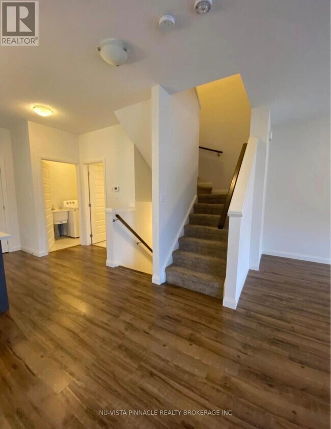 Photo - 3058 Springmeadow Road