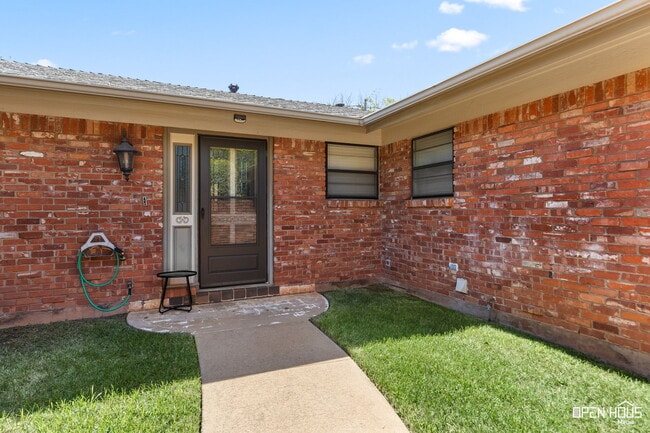 Photo - 4805 Big Bend Dr