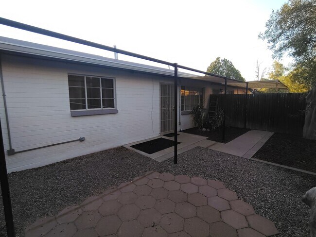 Photo - 3302-3308 E Glenn St Unit 3308