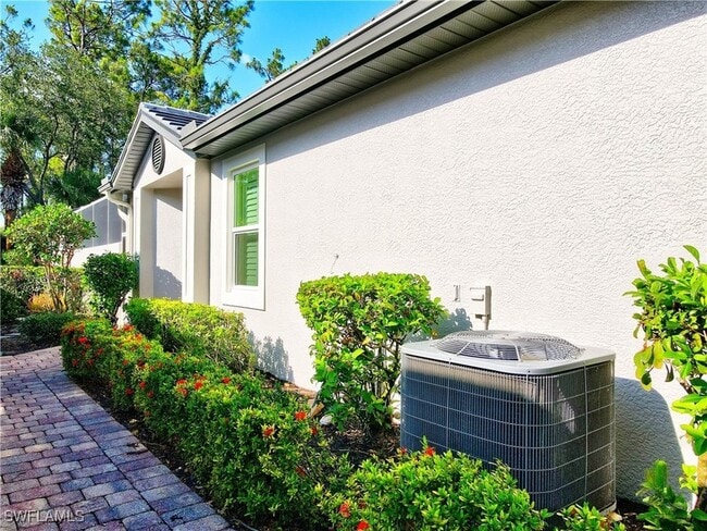 Photo - 1757 Tarpon Bay Dr S Unidad 57