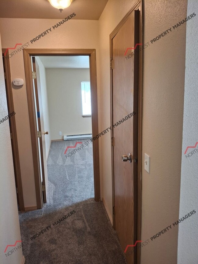 Photo - 312 E Locust St Unit #B