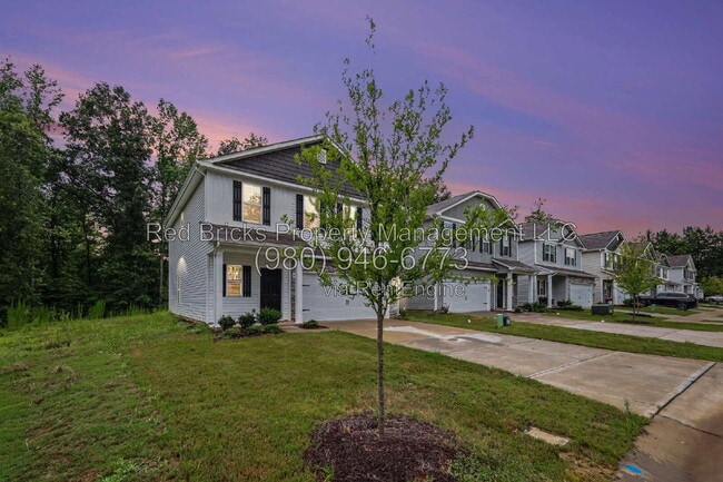 Photo - 2132 Clapham Ct