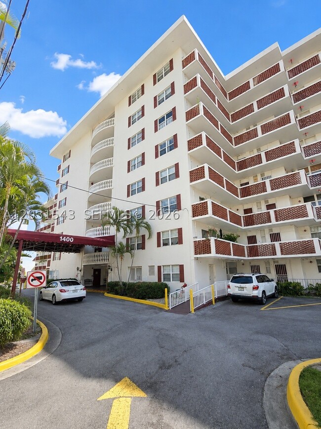 Building Photo - 3660 NE 166th St Unit 805