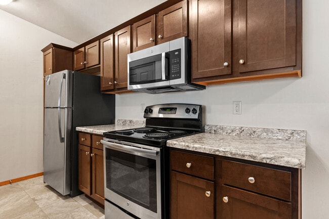 Photo - Lakeside Estates Apartments