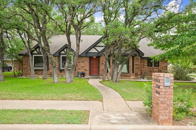 Building Photo - 7007 Fence Line Dr Rental