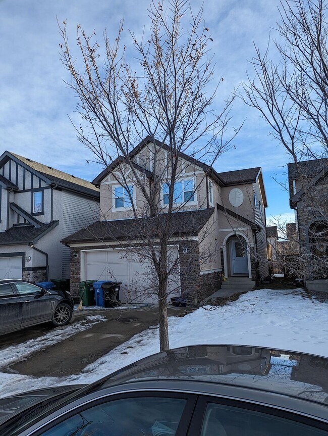 Photo - 151 Aspen Hills Close SW