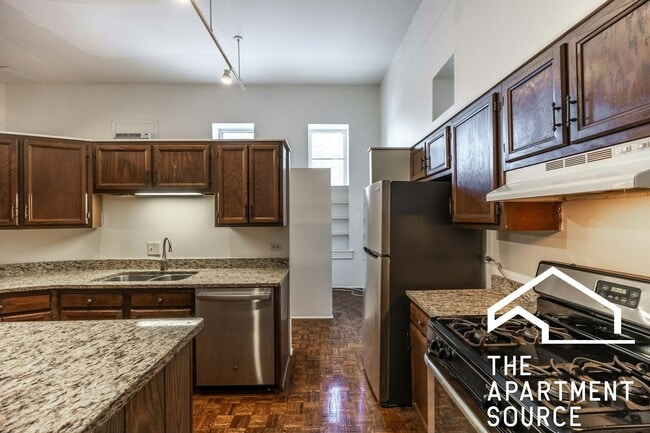 Photo - 2059 N Clifton Ave Unit 1S