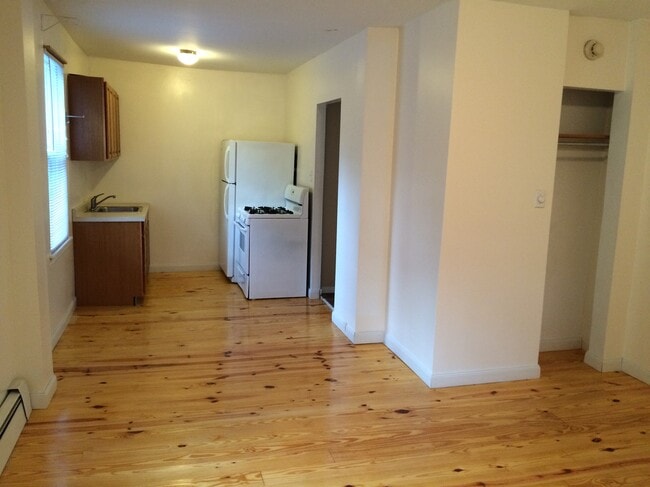Photo - 31 Edwards St Unit 31 1/2- first fl