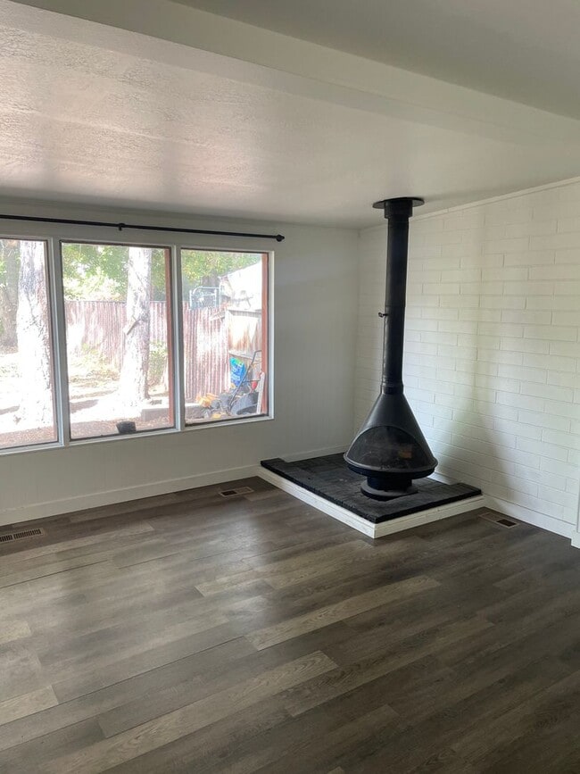 Photo - 2801 S Adams St Unidad 2801 S Adams St #1/2