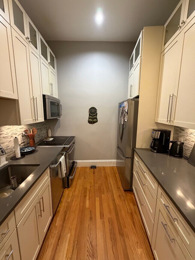 Photo - 219 W Springfield St