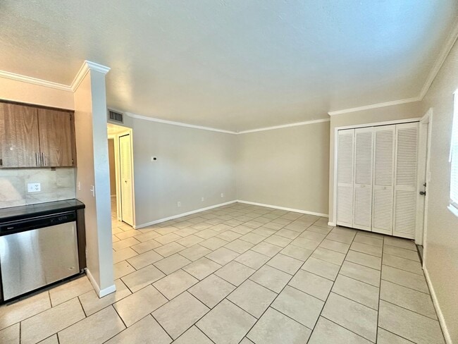 Photo - 1st Floor Apartment with Pool, Tennis Court & More in North Fort Myers