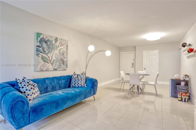 Building Photo - 9170 Fontainebleau Blvd Unit 203