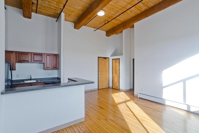 Photo - 45 Willow St Unit 1