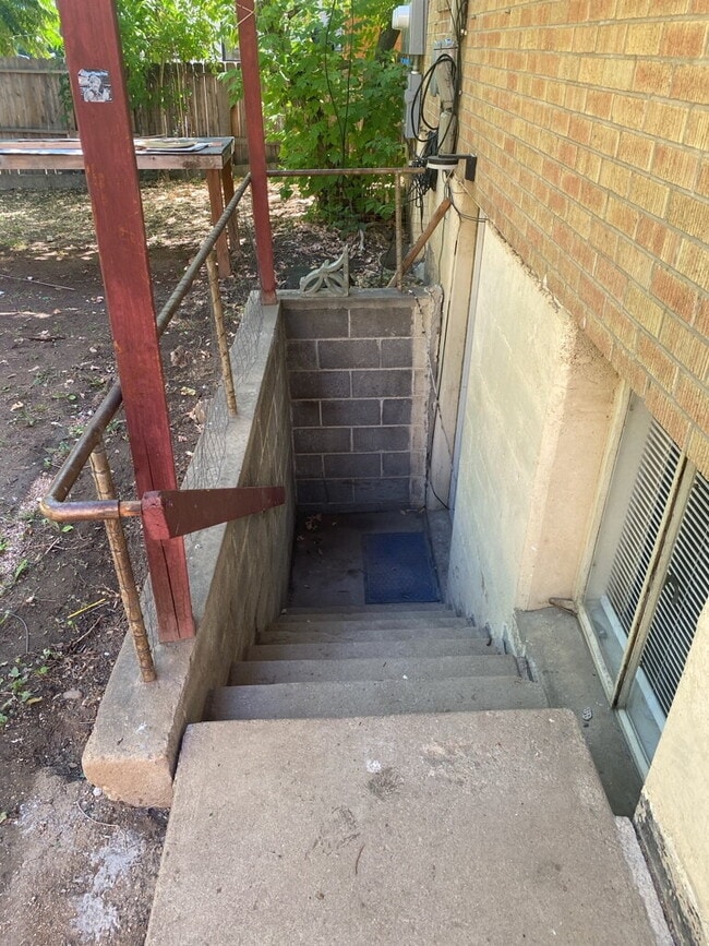 Photo - 2BD/1BA Basement Room on The Hill!