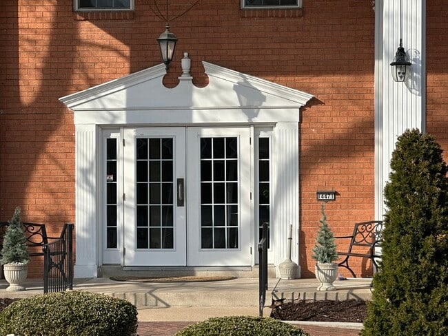 Photo - $1,950.00 2Bd/2Bt Condo in Chesterfield w/2 Garage Parking Spots Unit 28