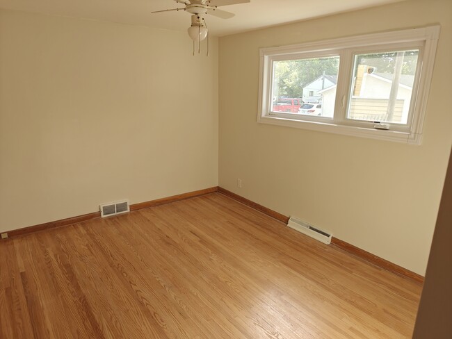 Photo - 969 Carter Av