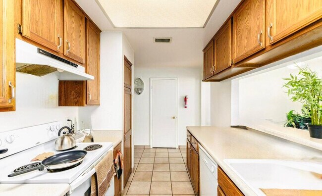 Photo - 500 N Roosevelt Ave