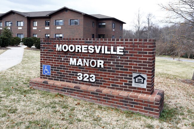Photo - Mooresville Manor