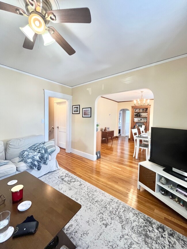 Photo - 81 Cresthill Rd Unit 2