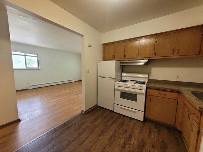 Photo - 210 N Summit St