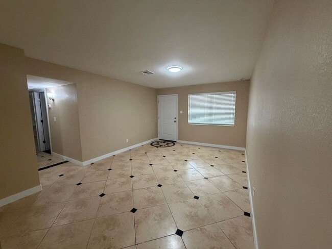 Photo - 5810 W Earll Dr