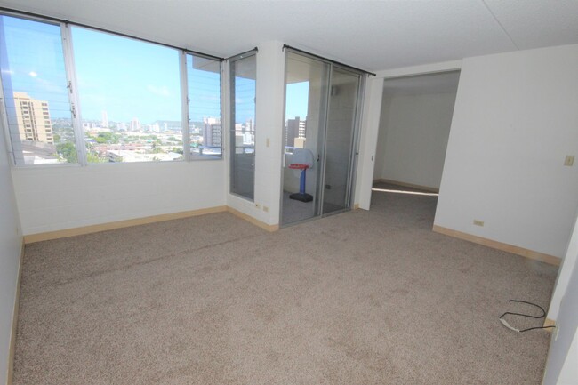AVAILABLE NOW! 2 BED 1 BATH 1 COVERED PARK... - AVAILABLE NOW! 2 BED 1 BATH 1 COVERED PARK... Condo Unit 804