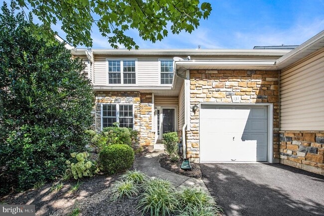 Building Photo - 131 Gleneagles Dr Rental
