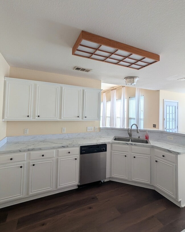 Photo - 124 S Bending Oak Ln