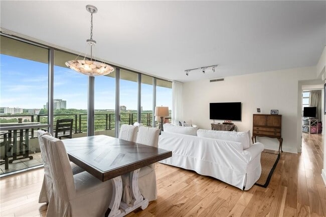 Photo - 700 Park Regency Pl NE Unit 1906