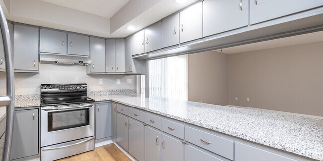 Shady Lane - Shady Lane Condo Unit 321