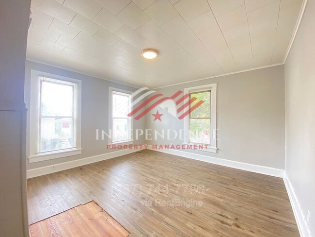 Photo - 323 Harrison St Unit Upper