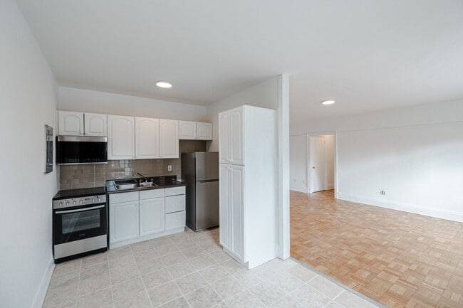 Photo - 110 Wellesley St E Unité 402