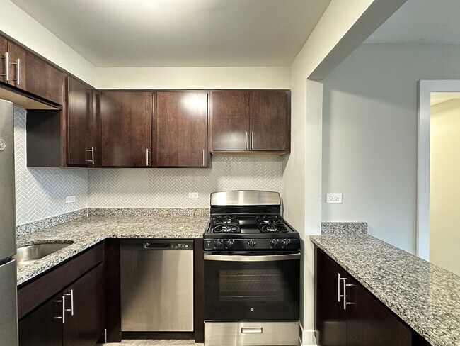 Photo - 533 W Surf St Unit 015