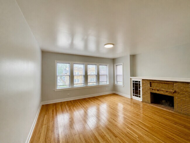 Photo - 4853 W Augusta Blvd Unidad 2