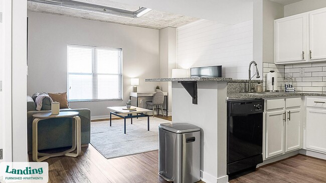 Photo - 335 W 9th St Unidad 518.1403804