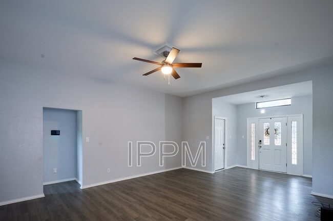 Photo - 1813 Lazy Lake Dr