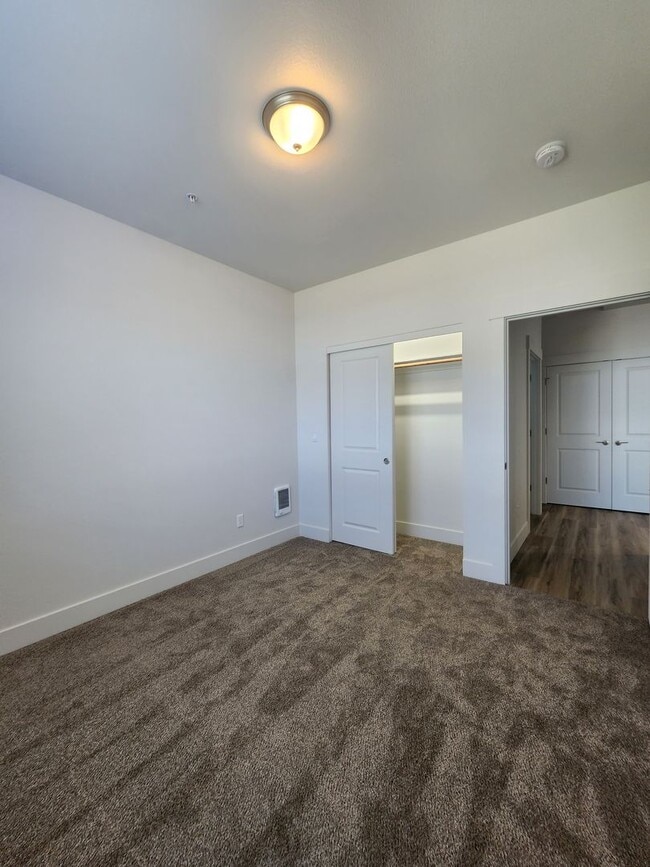 Photo - Beautiful Brand New Modern Apartment Homes... Unit 1065-102