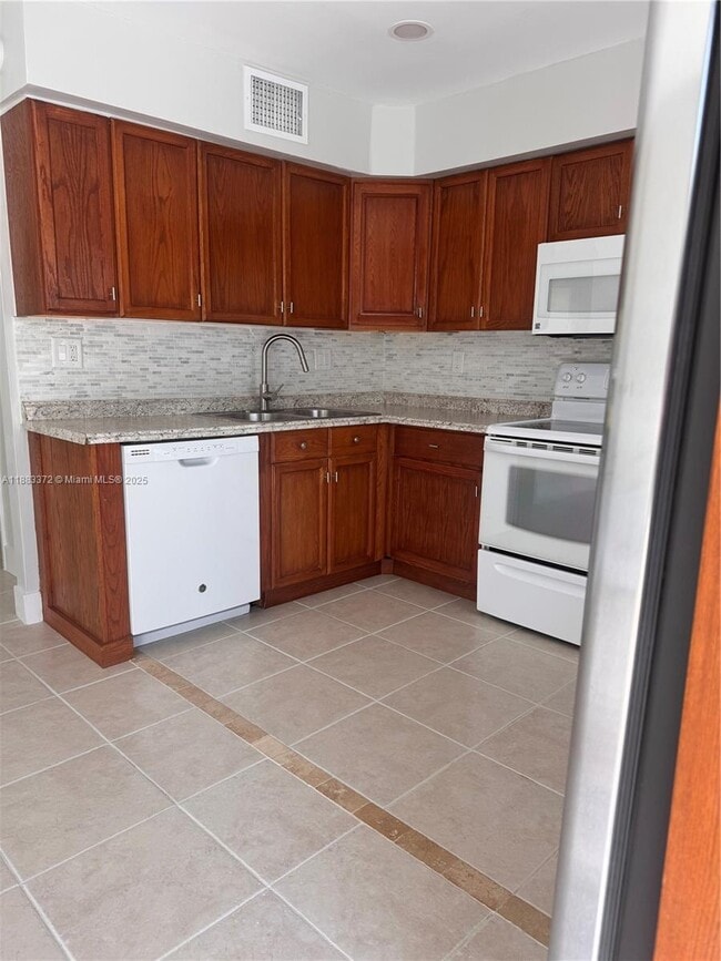 Photo - 811 Sandtree Dr