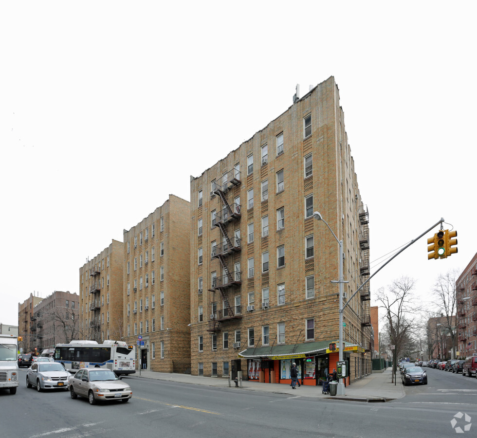 215 E Gun Hill Rd - 215 E Gun Hill Rd Apartments