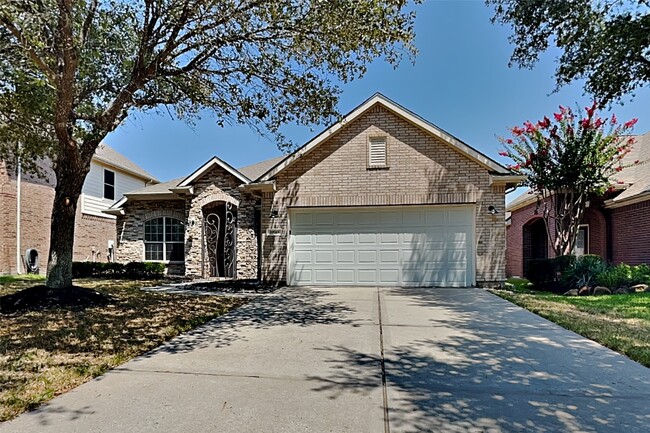 Building Photo - 20743 Oakhurst Park Dr