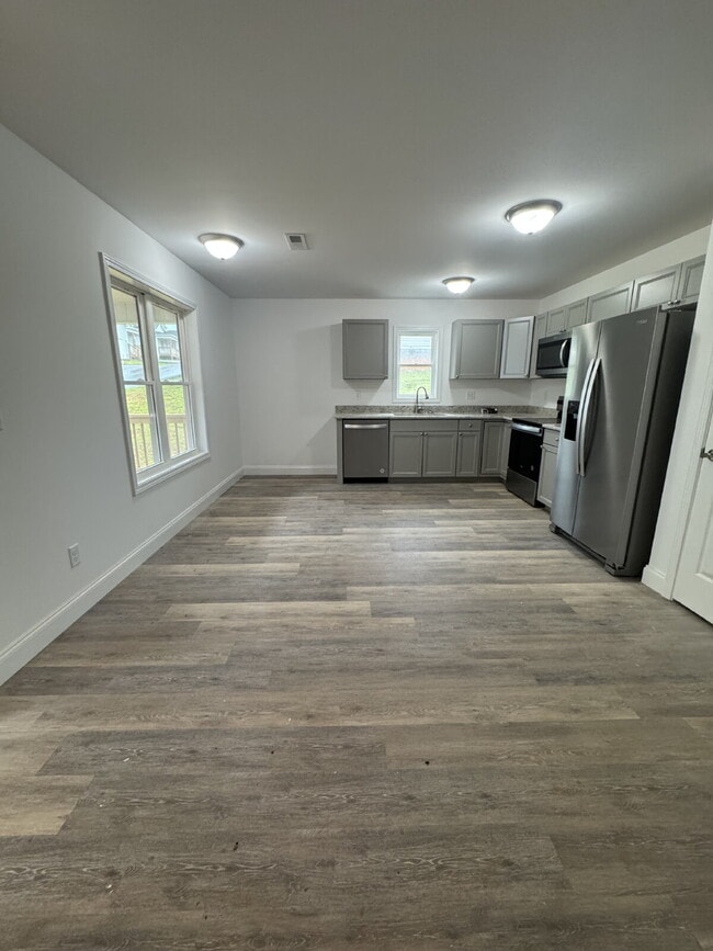 Photo - "Charming 3-Bedroom Retreat with 2 Full Ba...