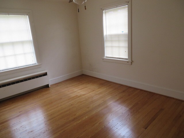 Photo - 2 Bedroom, 1 Bath South Hill Apartment Convenient to Shopping, Schools & Hospital