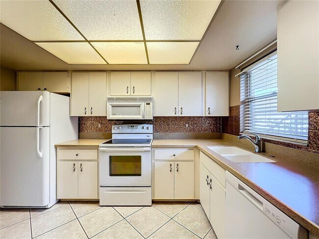 Photo - 509 Parkdale Mews Unit 509