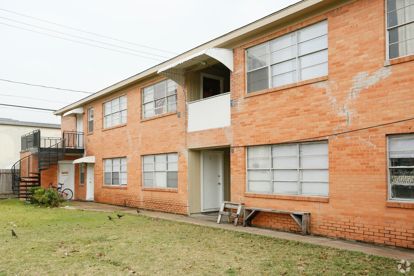 Building - Pecan Villa Apartments