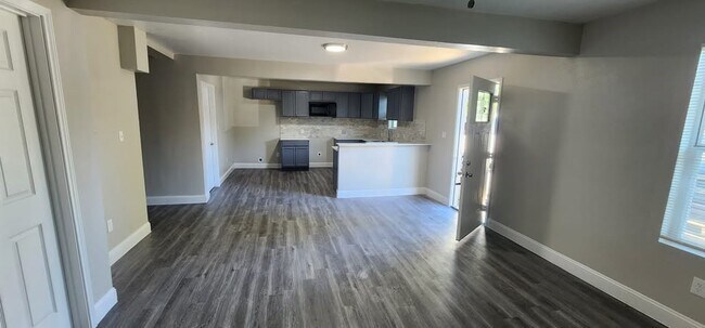 Photo - 6914 Gonzales St