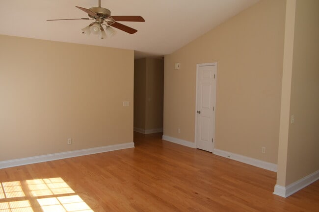 Photo - 1528 Wagon Ct